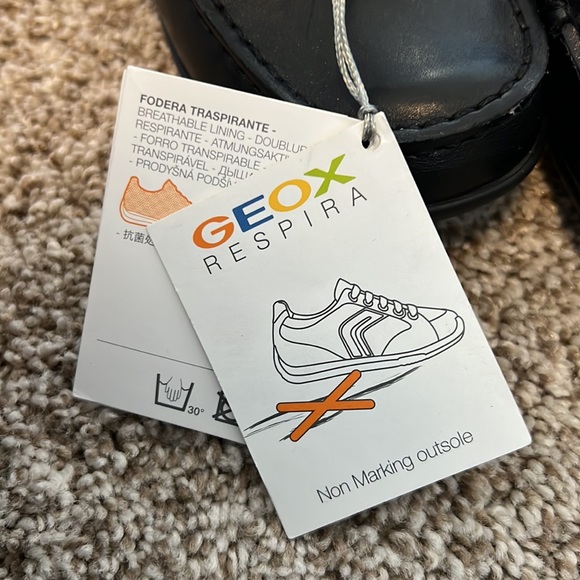 Boy’s classic-looking loafer with a comfortable breathable design - Picture 8 of 8